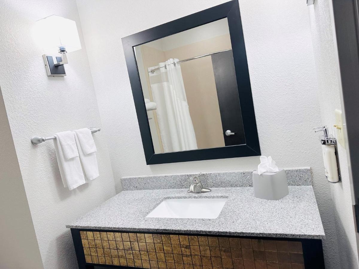 Holiday Inn Express & Suites Houston East - Baytown, An Ihg Hotel Εξωτερικό φωτογραφία