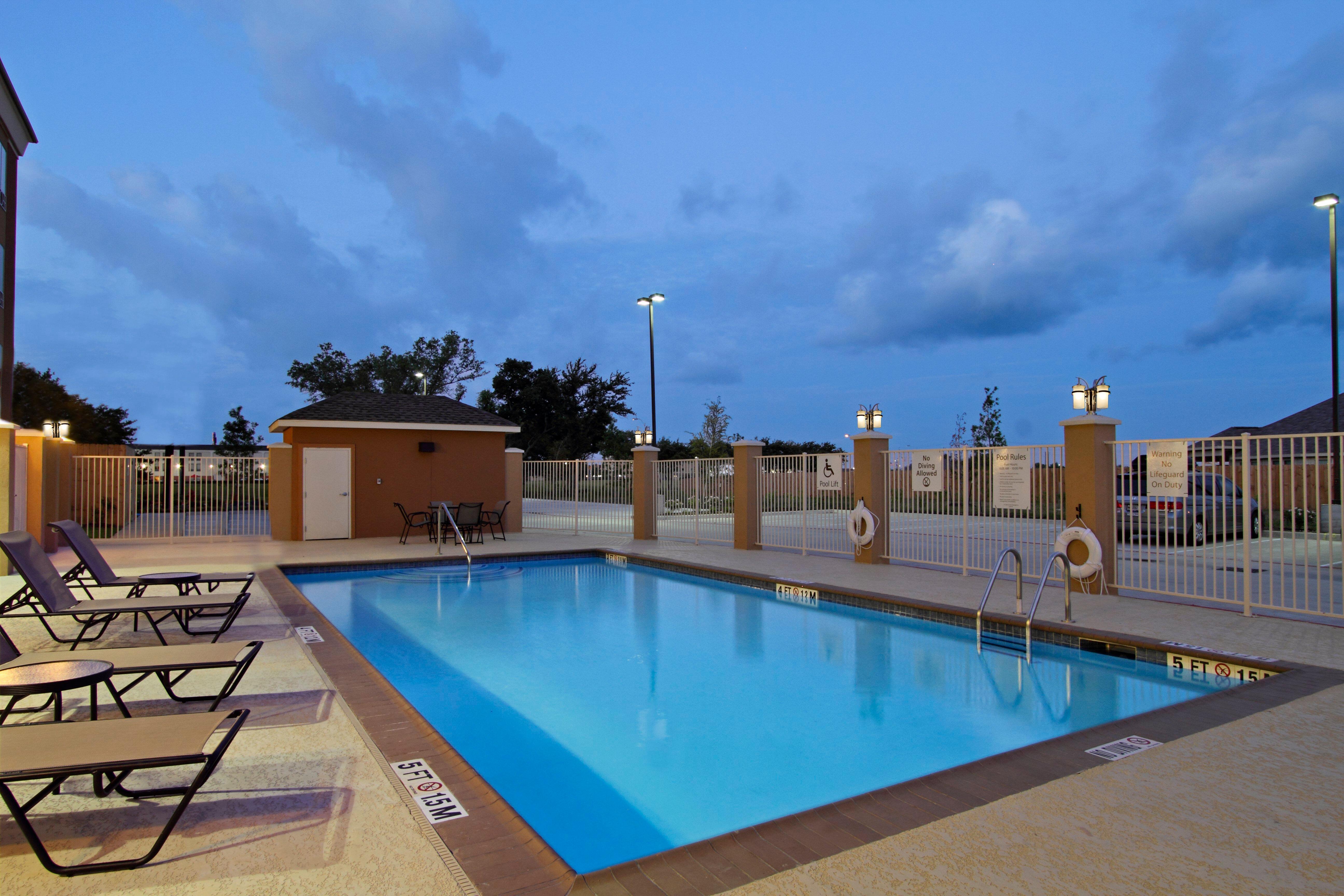Holiday Inn Express & Suites Houston East - Baytown, An Ihg Hotel Εξωτερικό φωτογραφία